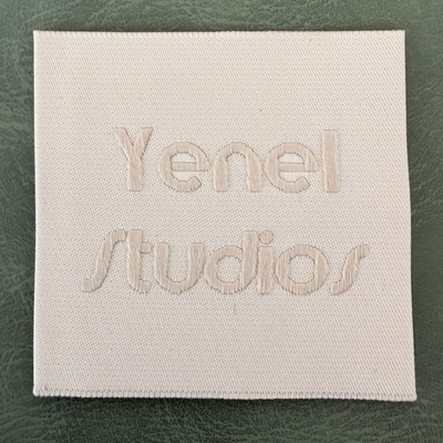 Jacquard label LBL 0032 5x Embossed letters, square – 5 cm