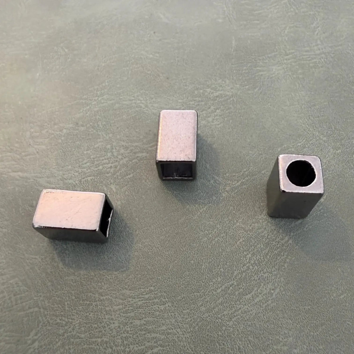 Metal End Cap E-1695 Gun Metal 1 cm – Square model with 2 holes, Designer