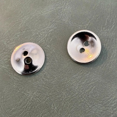 Metal button E-2057 Nickel – 2-hole button, plate shape, luxury model – 18 mm