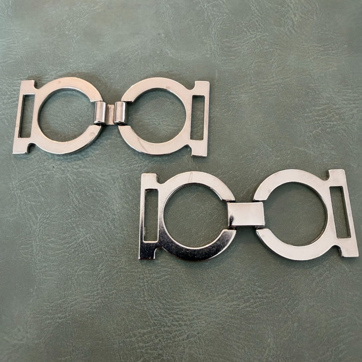 Metal Buckle E-2165 Silver – Unique shape for clothing, swimwear, and footwear – 1.5 cm