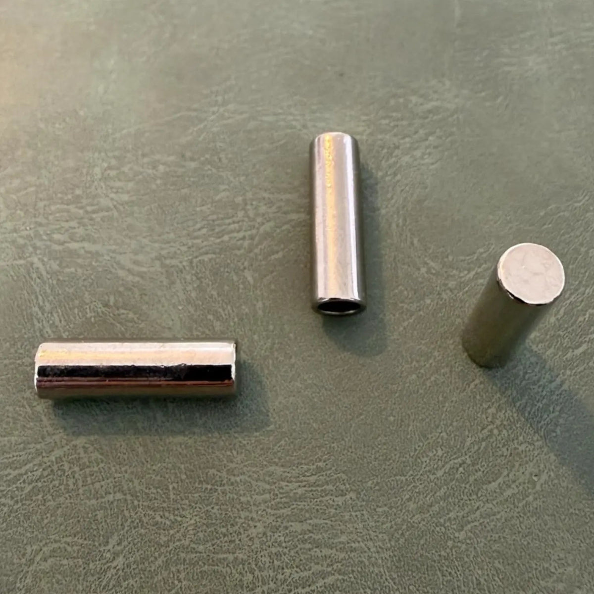 Metal tip E-2252 Nickel 2 cm – Classic model with 1 hole