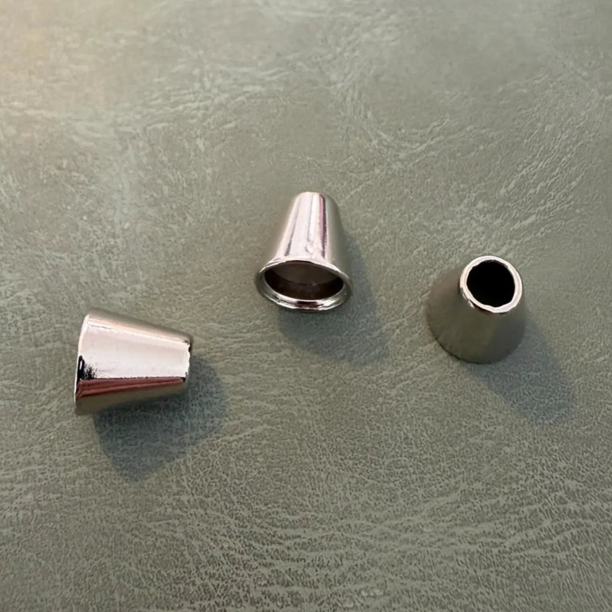 Metal tip E-92 Nickel 1 cm – "Pear" design, delicate model with 1 hole