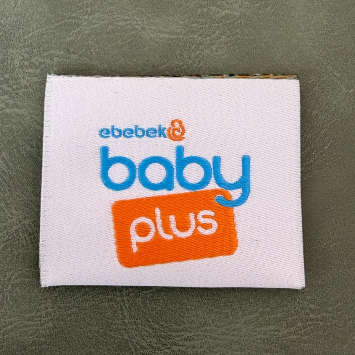 Jacquard woven label LBL 0033 8 x 5 cm – double-sided design with woven letters, soft premium style, with logo