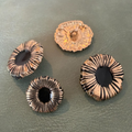 Metal buttons ME-2124 gold shank round flower shape