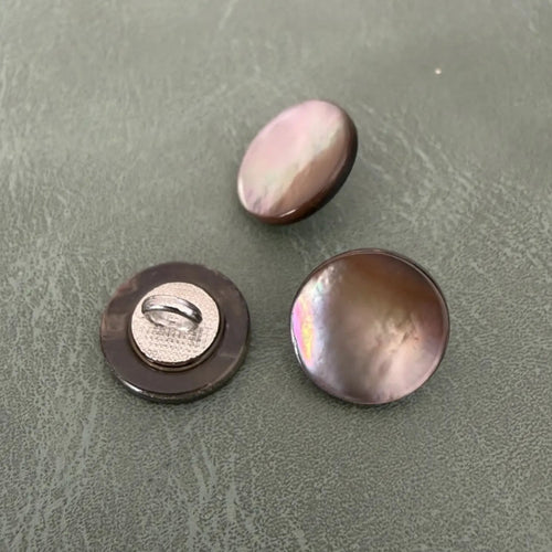 SHELL 08 BROWN – Luxurious mother-of-pearl Trocas shank buttons, designer for men's and women's clothing