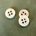 SHELL 18 WHITE – Бели копчета от river shell за мъжки ризи с 4 отвора, натурални и дизайнерски