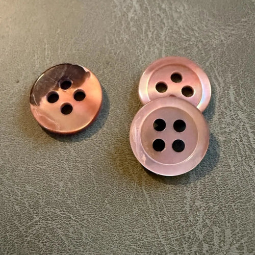 SHELL 20 RED – Reddish Trocas mother-of-pearl buttons with 4 holes, natural and designer for men's shirts