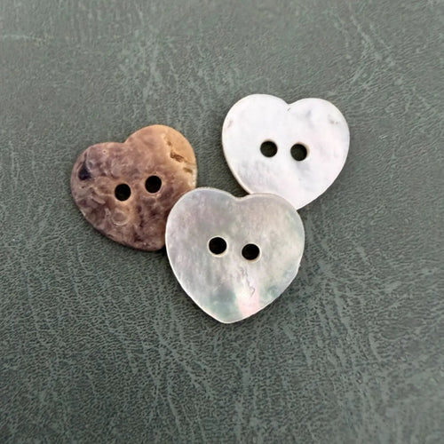 SHELL HEART – Natural and designer 2-hole Akoya mother-of-pearl buttons in heart shape