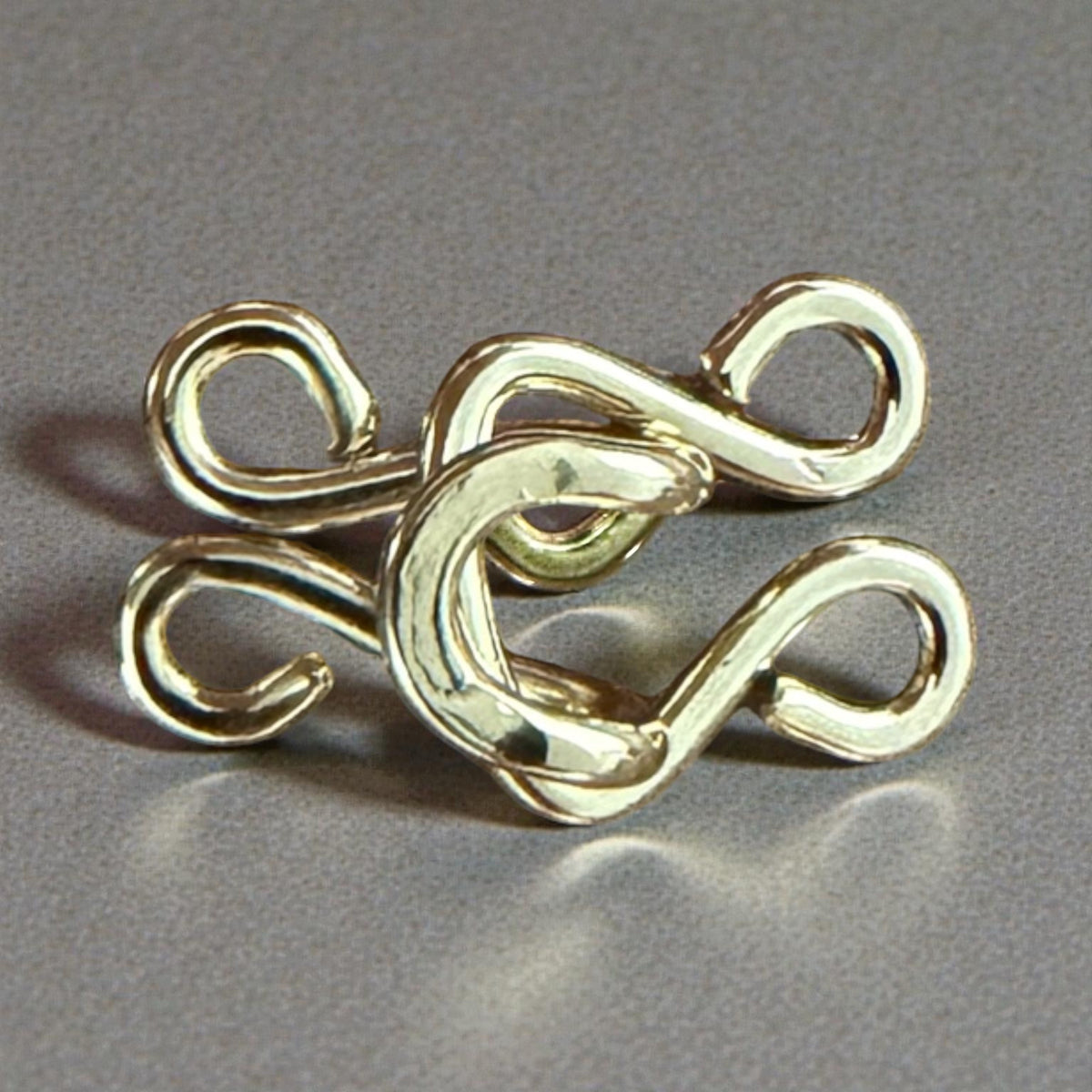 High-quality M330 wire buttons – 20 mm gold