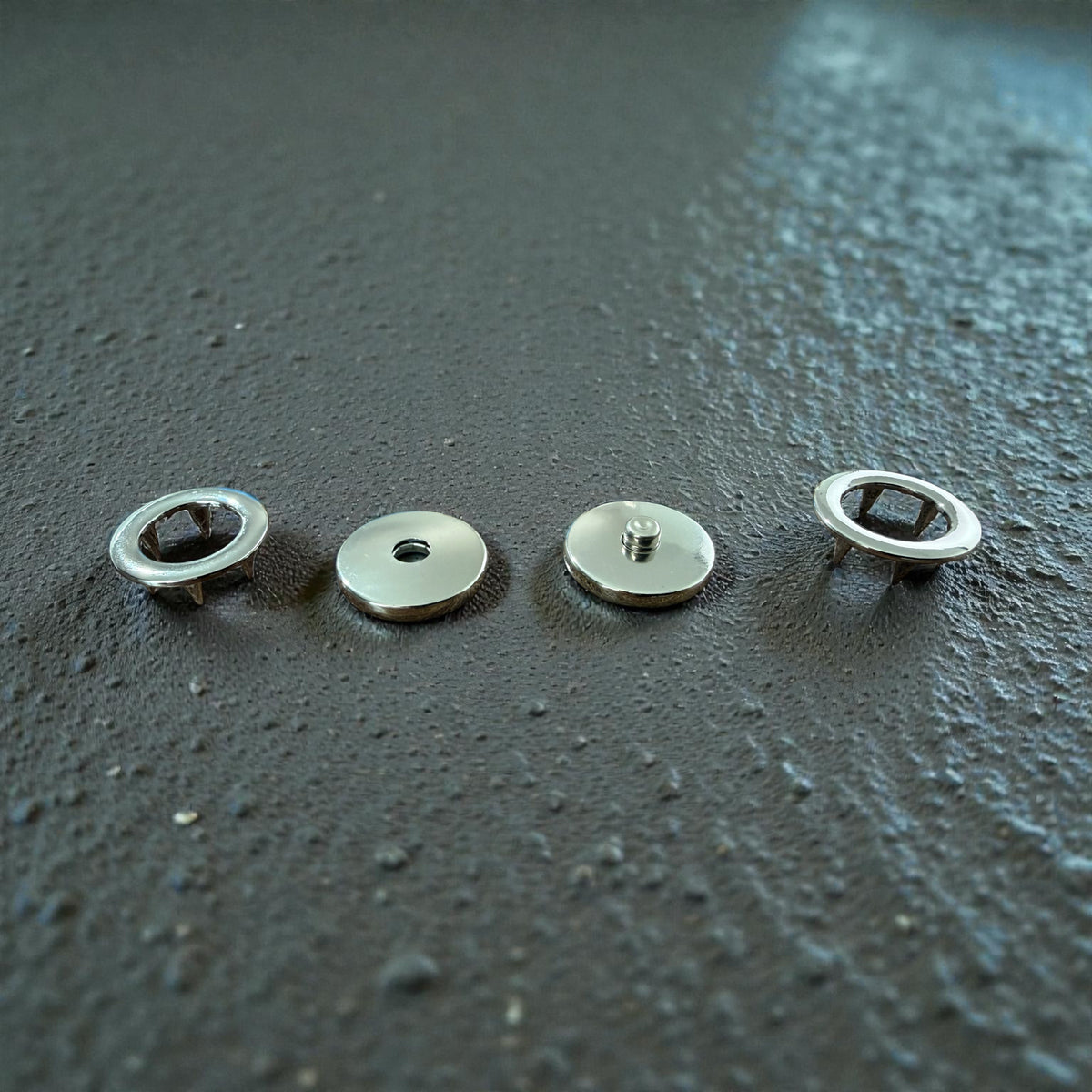 Special HK 305 snap fasteners – 18 and 22 mm ring type, Nickel Free