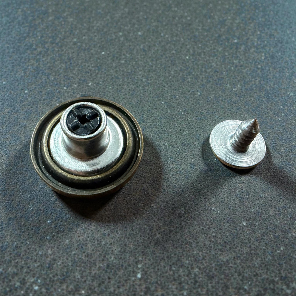 JEANS 2 buttons – 17 mm antique brass
