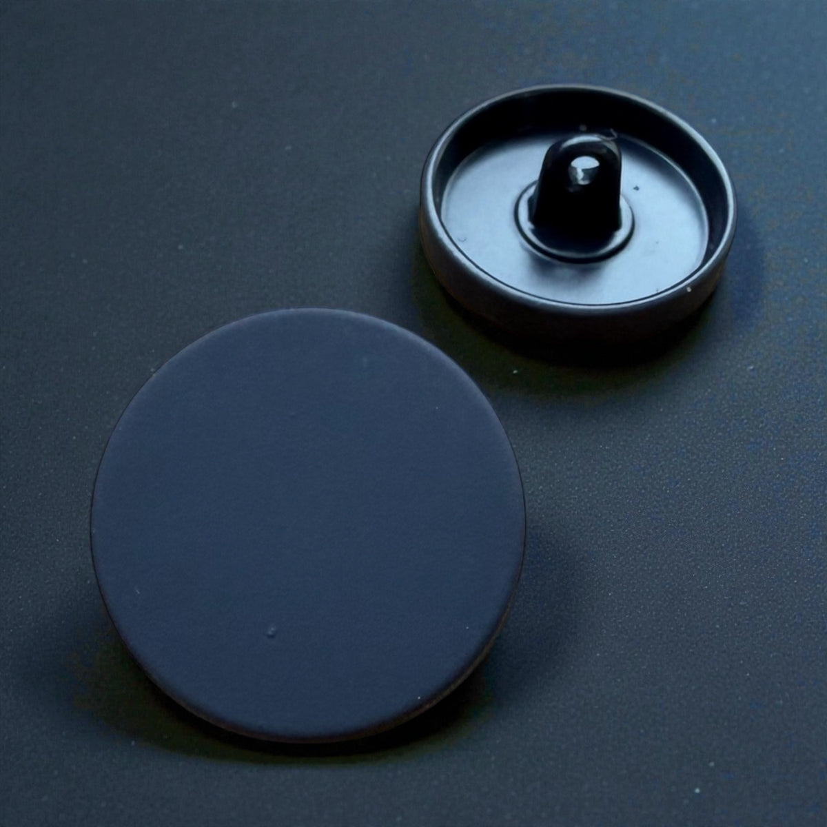 Soft Touch metal buttons 270404 – 20 mm and 22 mm dark blue
