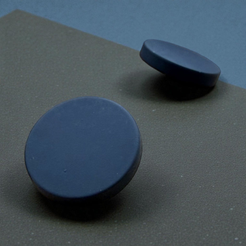 Soft Touch metal buttons 270404 – 20 mm and 22 mm dark blue