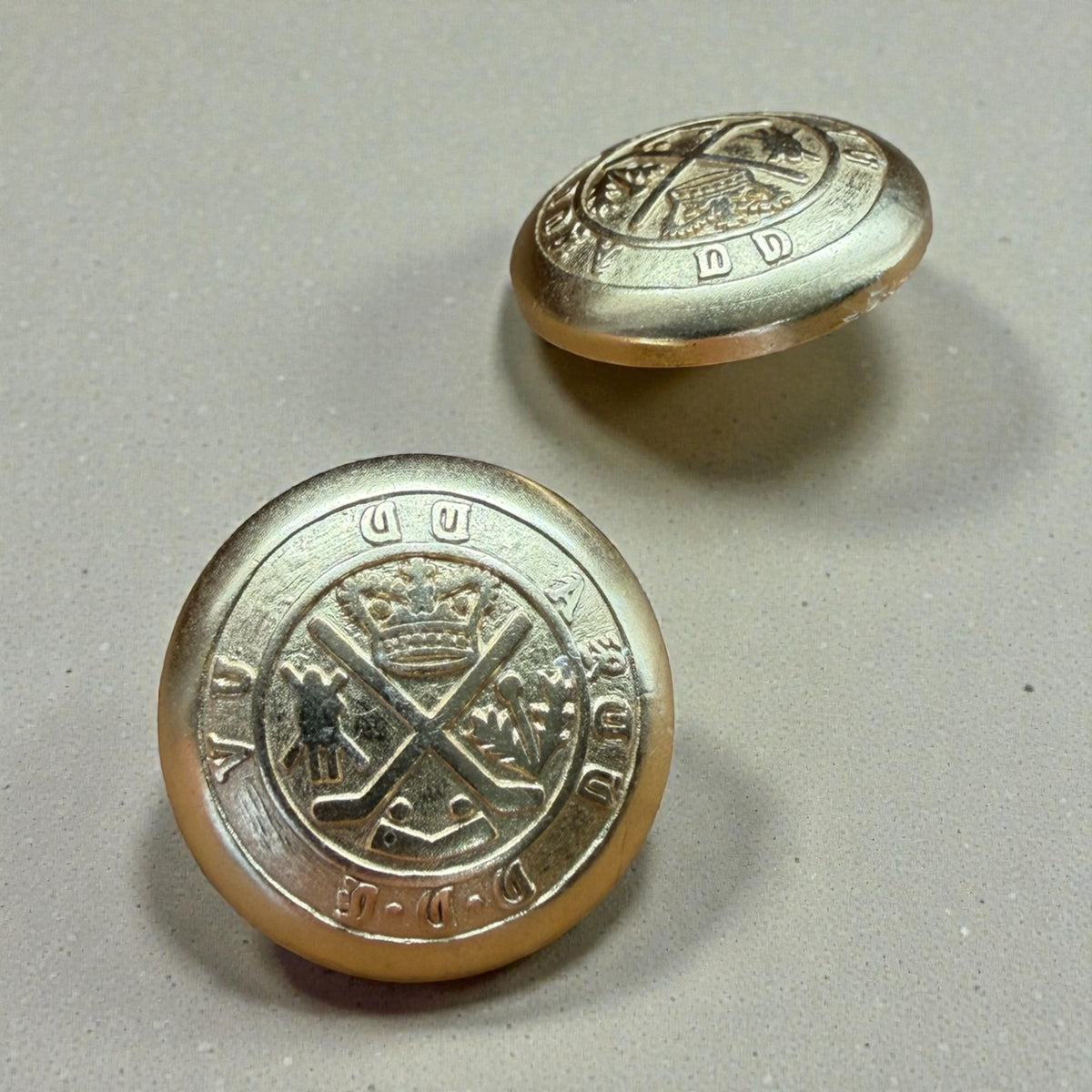 Gold metal buttons 0091 Col 100322 – 25 mm for suits and coats