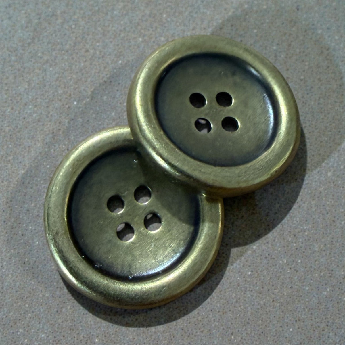 Designer luxury metal buttons C458 – Antique brass 22 mm