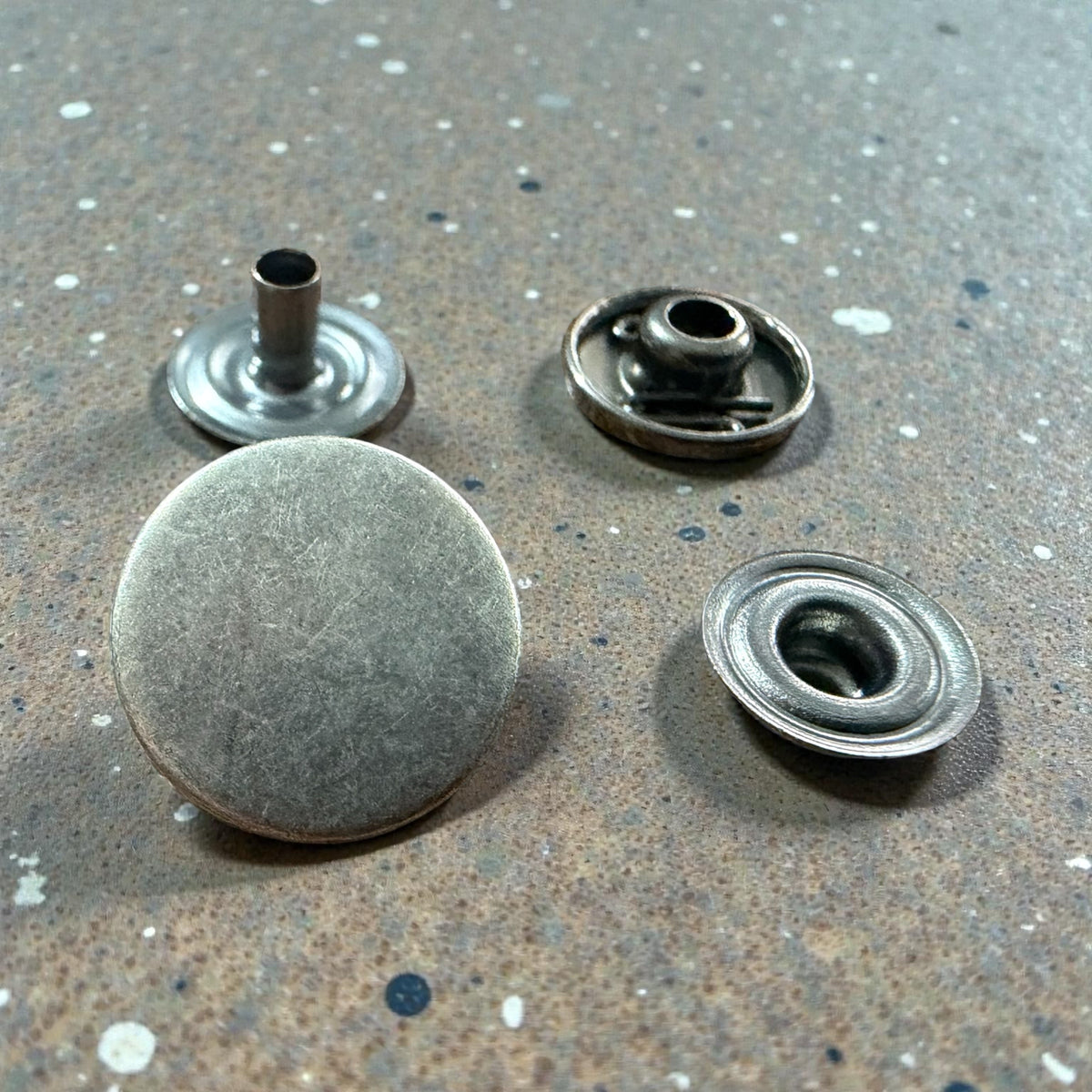 Luxury POL 9999 press studs – 15  mm antique silver