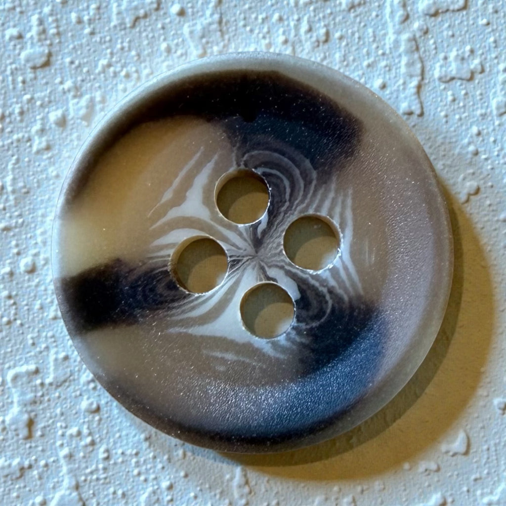 Melange buttons MT 8825 – for shirts, brown with a caramel pattern (11 mm and 12 mm)