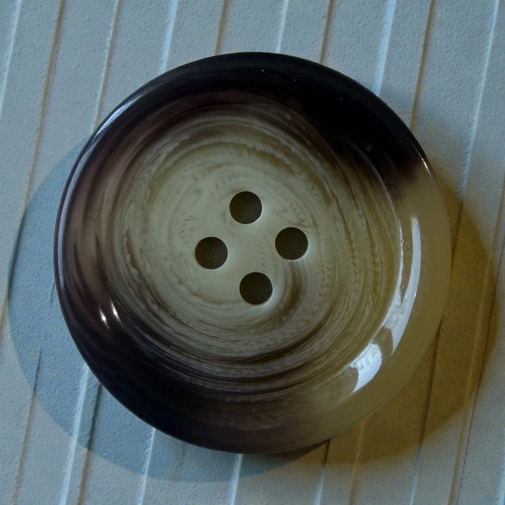 Melange polyester buttons PG 265 Col 4 – glossy brown with light pattern