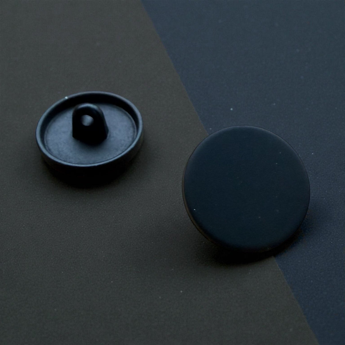 Black Soft Touch metal buttons 270404 – 16 mm for trousers and jackets