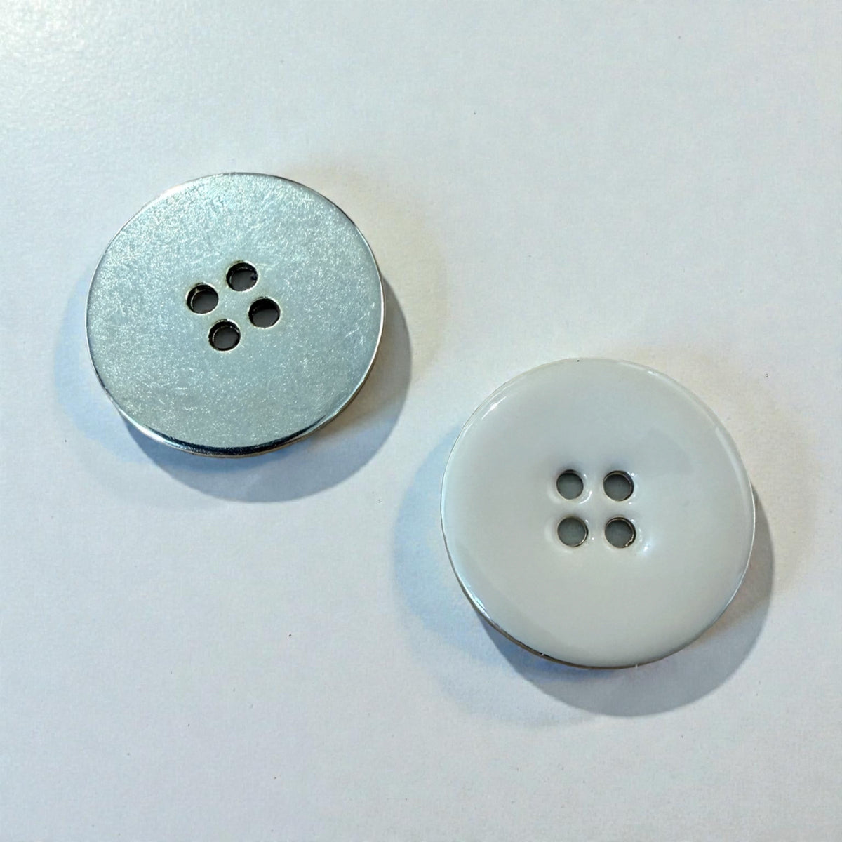 Metal buttons with a light brown finish 6104047 Col 613 – 22 mm handmade