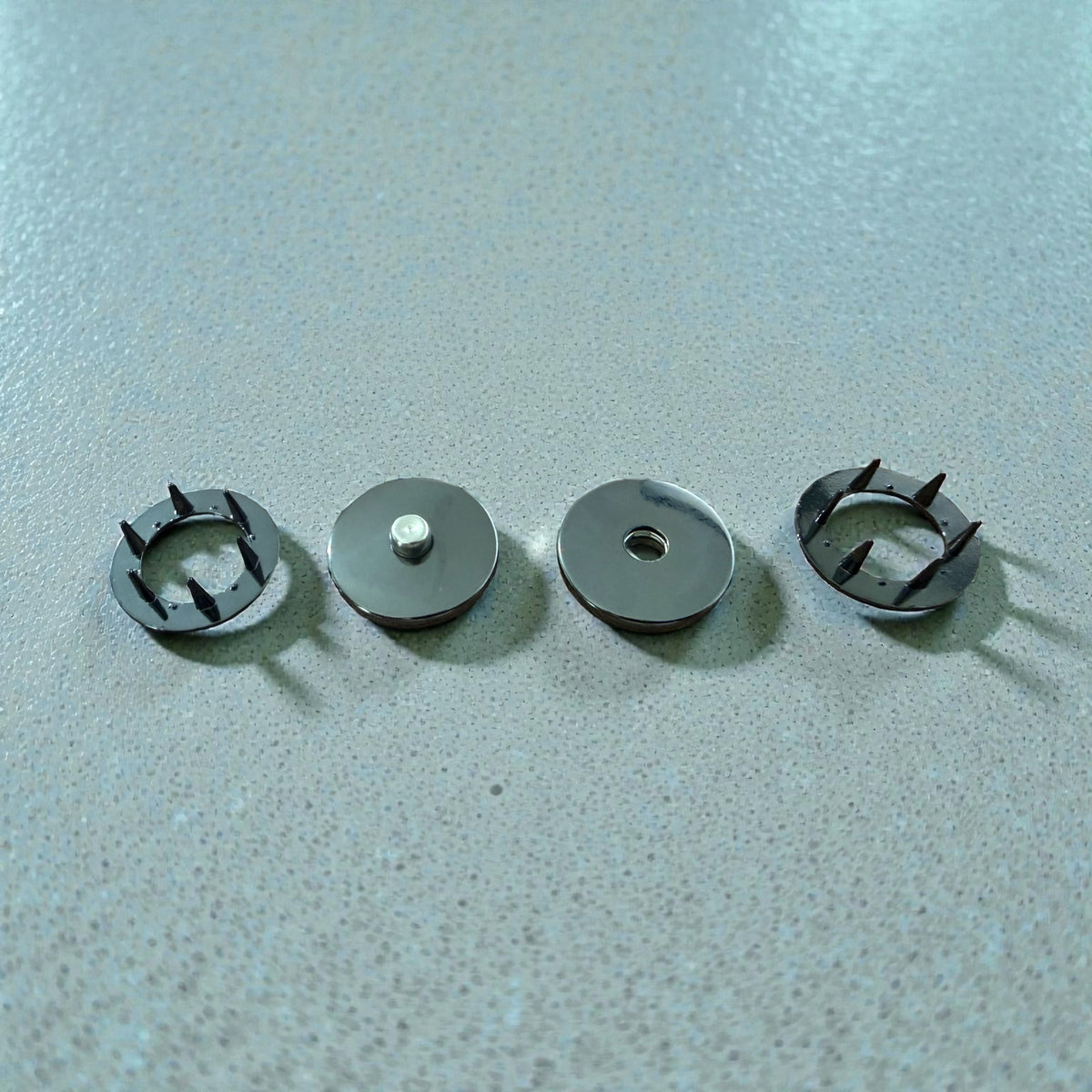 Special HK 305 ring-type snap fasteners – 18 mm and 22 mm, Gun Metal