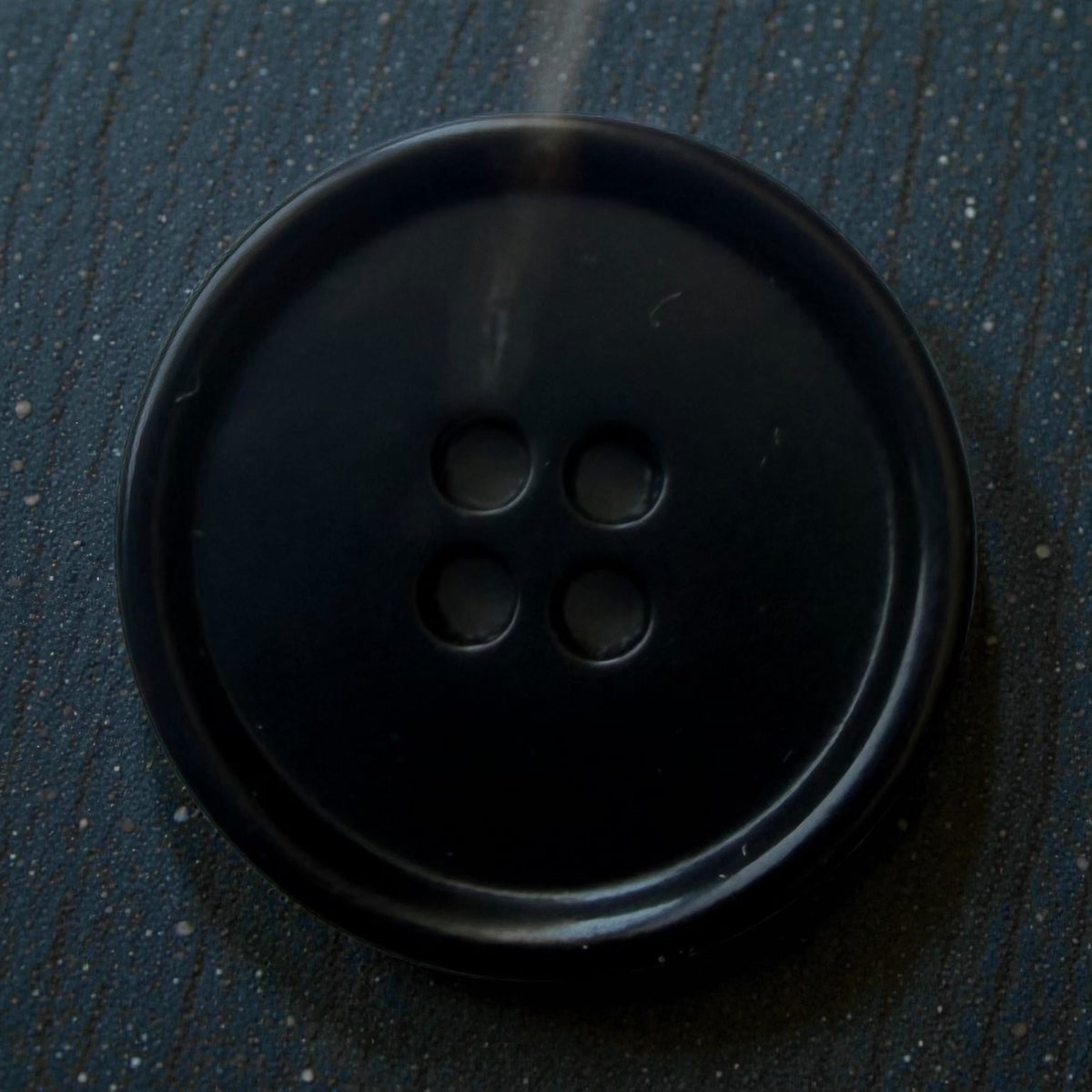 Black urea suit buttons PUB 2638 Col 0040 – 15 mm and 20 mm
