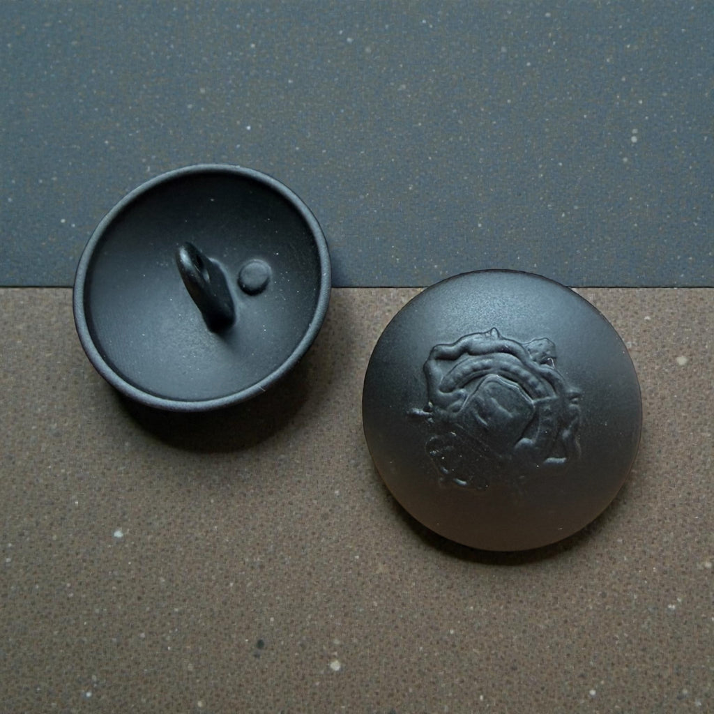 Black metal buttons 0806 – 22 mm Black Oxide with coat of arms for coat