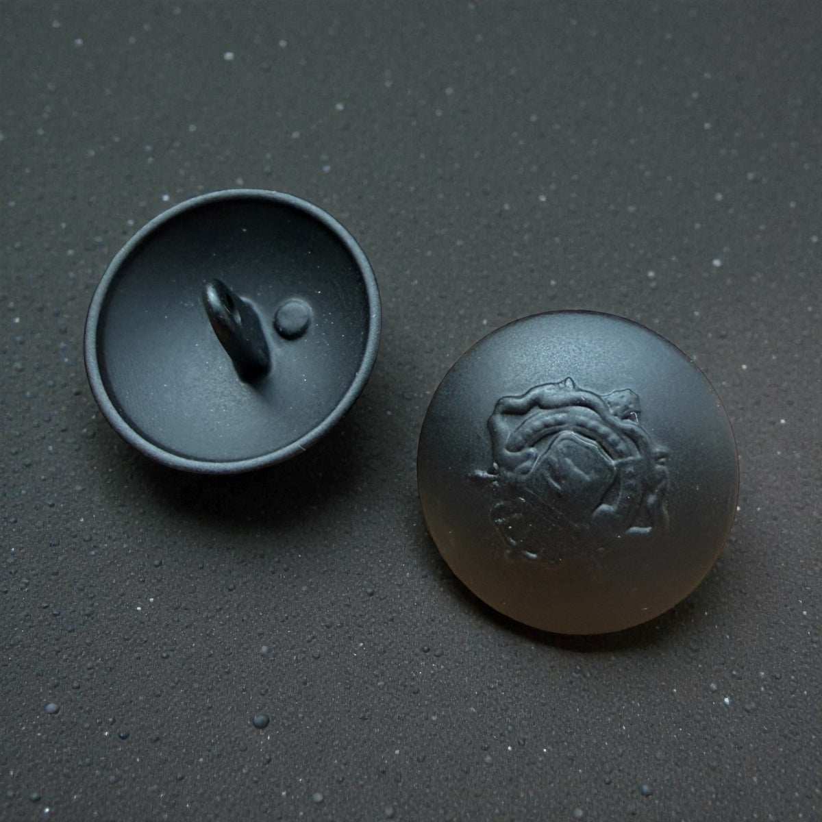 Black metal buttons 0806 – 22 mm Black Oxide with coat of arms for coat