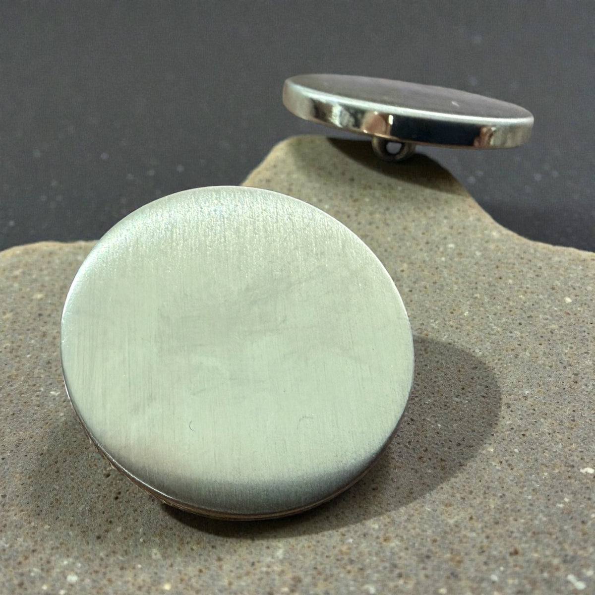 Luxury metal buttons MC 15 PE – 40 mm gold